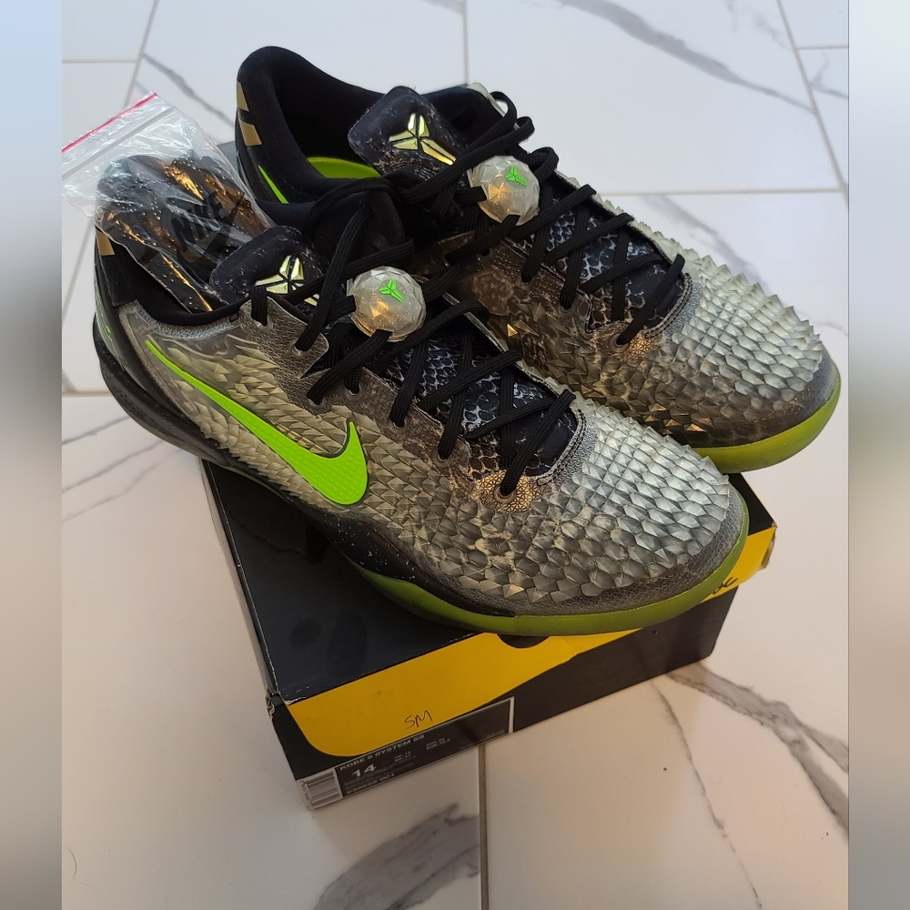 Kobe 8 SS Christmas Size 14